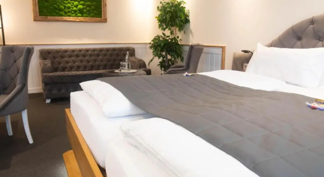 Полулюкс Hotel Stadtkrug