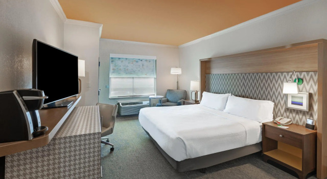 Двухместный номер Standard Holiday Inn & Suites McKinney - N Allen by IHG