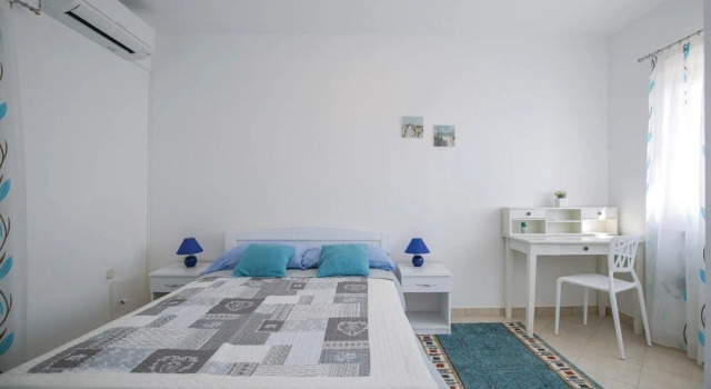 Amazing Home in Drenje With Wifi and 4 Bedrooms, Reserva ahora Hotel Hoteles y alojamientos en Drenje, Hotel