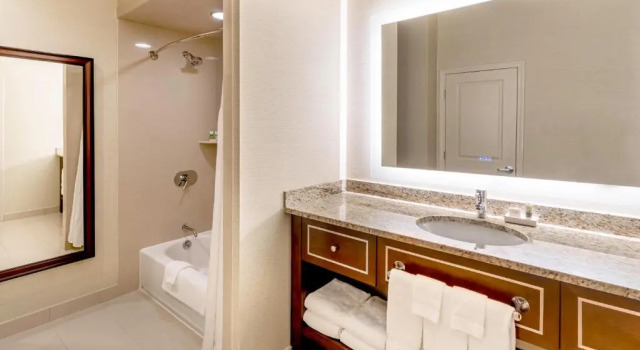 Четырёхместный номер Standard New Haven Hotel