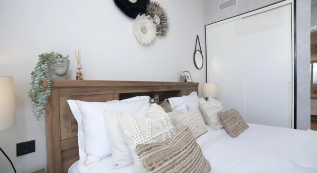 Modern Boho 1BR Sleeps4 Balcony Pool Gym Dxbhills