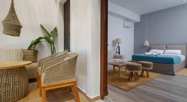 Mts Syros, Prenota Hotel Finikas Syros