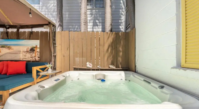 Casita de Catherine by AvantStay, Забронировать Дом для отпуска Виллы Downtown Key West, рядом с City Zoo Gallery, Вилла