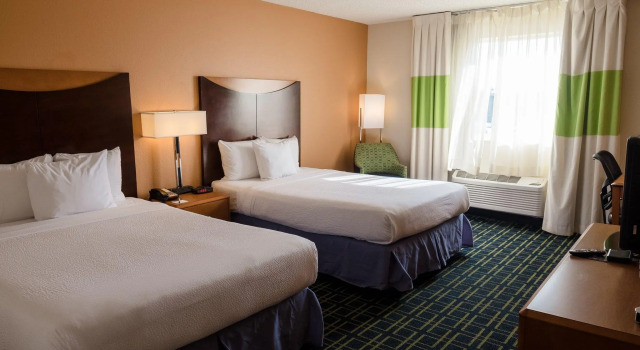 Четырёхместный номер Standard Holiday Inn Express Kenner - New Orleans Airport by IHG