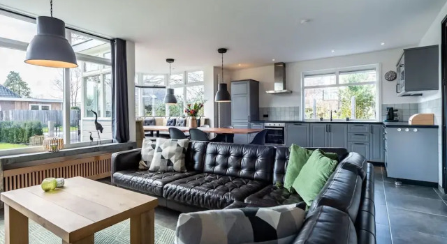 Detached new 10-person Villa in Holiday Park, Book Villa Kamperland 