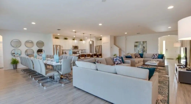 Family Reunion ! Huge Private Pool/spa! 13 Bedroom Home