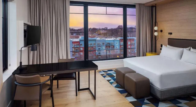 Двухместный номер Standard с балконом и с видом на город Canopy By Hilton Sioux Falls Downtown