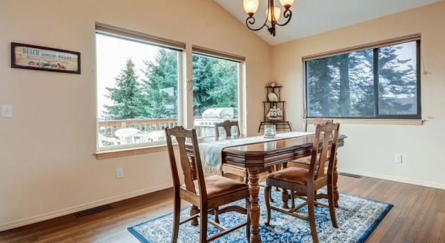 Coupeville  By Admiralty Bay 3 Bedroom Home, Book Hotel Hoteller i Island County med pool, Swimmingpool