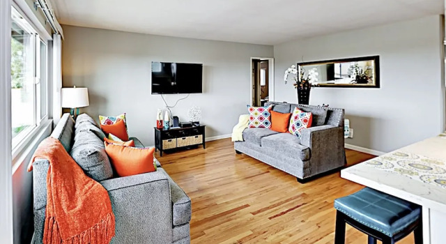 Contemporary Home 3 Bedrooms 2 Bathrooms Home
