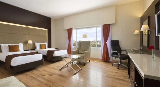 Comfort Inn Marina Towers, Забронировать Отель Отели штата Тамилнада с бассейном, Бассейн