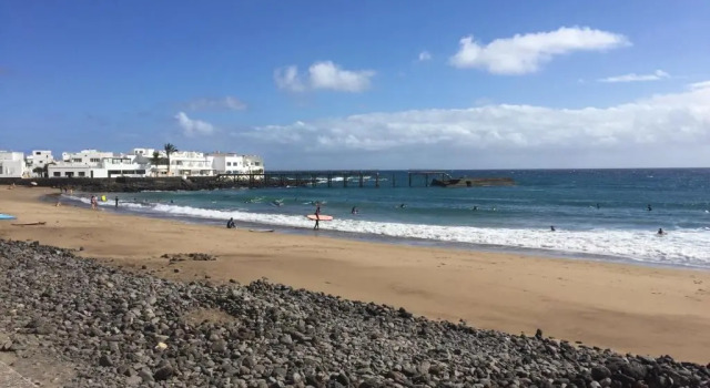 Коттедж Casa Hibiscus - Shared Pool and BBQ - Close to Seafront Promenade By Lanzarote Vacation Homes