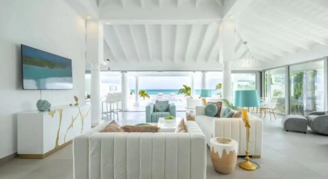 Коттедж La Perla Bianca - 1 BR Beachfront Luxury Villa offering utmost privacy