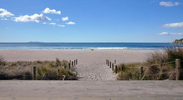 Апартаменты Ocean View Beach Escape - Top Floor Apartment, Mt Maunganui Base