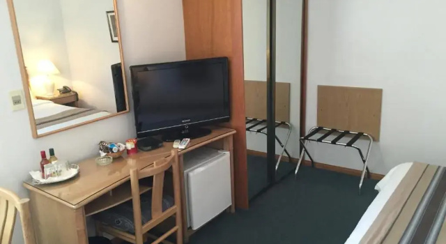 Трёхместный номер Standard Crystal Palace Hotel