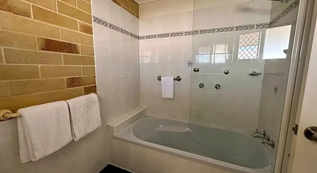 Двухместный номер Superior с балконом Ambassador Motor Lodge