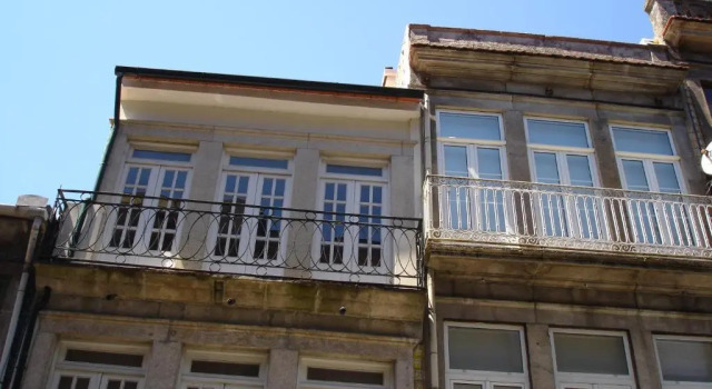 Apartment in the historic center of Porto, Забронировать Апартаменты/квартира Бонфим Порту, рядом с Театр Coliseu do Porto