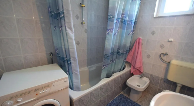 Three Bedroom Apartment Pinezic, Prenota Appartamento Bajčići 