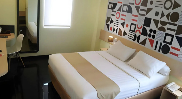 Front One Inn Kediri, Book Hotel Hoteller i Kediri med pool, Swimmingpool
