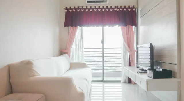 Luxurious Minimalist 2BR at GP Plaza Apartment, Prenota Appartamento Hotel a Giacarta con piscina, Piscina