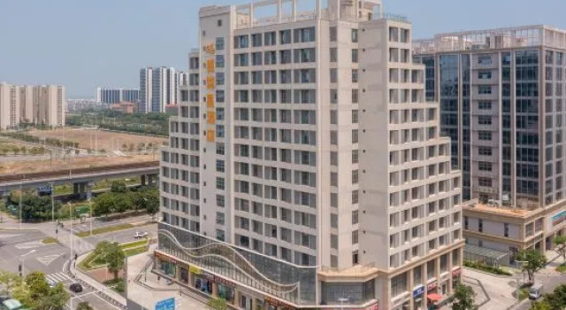 Silver   Lake  Star   Hotel, Book Hotel Hotels in Guangdong with Parking, Parking
