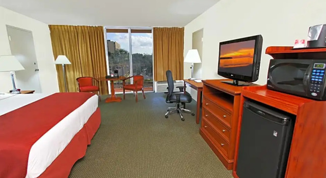 Номер Standard Ramada by Wyndham Hialeah/Miami Airport North