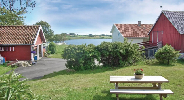 Amazing Home in Farsund With 3 Bedrooms and Wifi