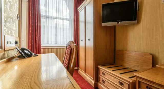 Номер Montana The Montana Hotel