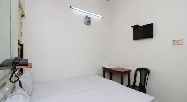 SPOT ON 37503 Hotel Akash, Забронировать Отель Отели штата Карнатаки 3 звезды, 3*