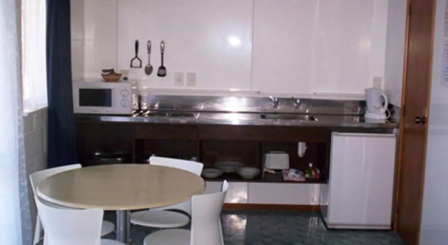 Апартаменты Broadway Motor Inn