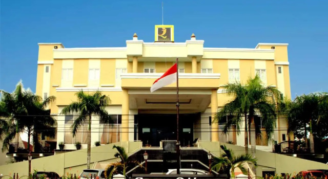 Hotel Grand Q Gorontalo, Prenota Hotel Gorontalo Sulawesi