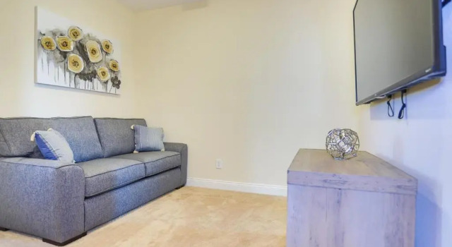 Splendid Four Bedroom Home w Pool Festival 154