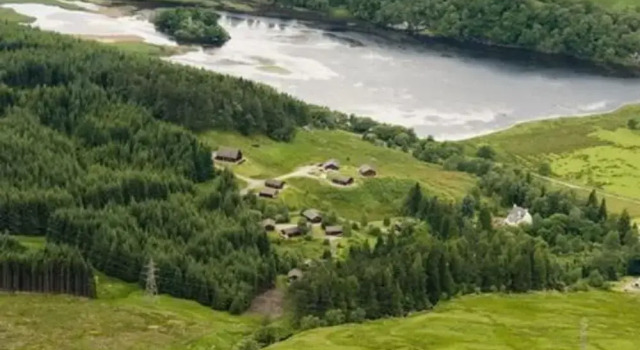 Osprey Lodge with river and mountain view, Забронировать Дом для отпуска Отели Центральной Шотландии с парковкой, Парковка