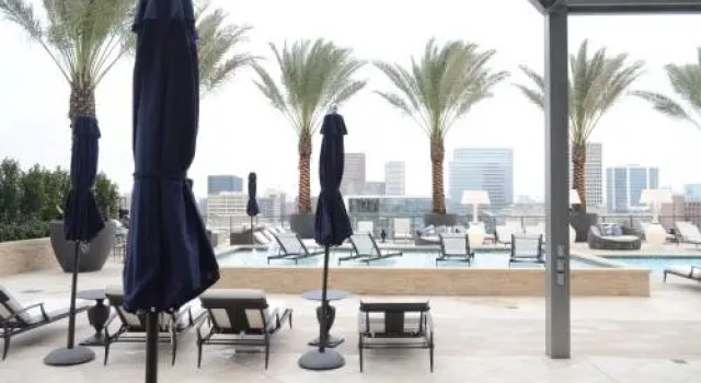 Hanover Post Oak, Boek Hotel Hotels in Houston met parkeren, Parkeren