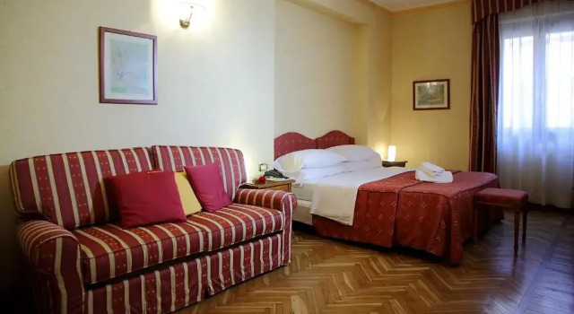 Четырёхместный номер Standard Hotel Cavour
