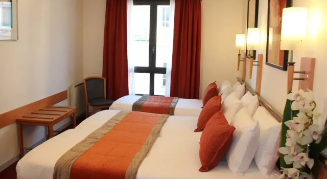 Трёхместный номер Standard Opera Cadet Hotel