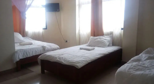 Ngara Riverside Lodge