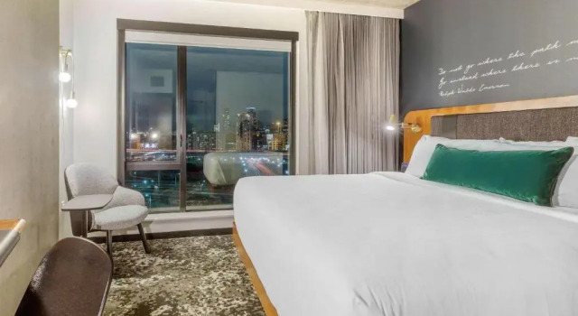 Двухместный номер Cambria Hotel Boston Downtown - Seaport