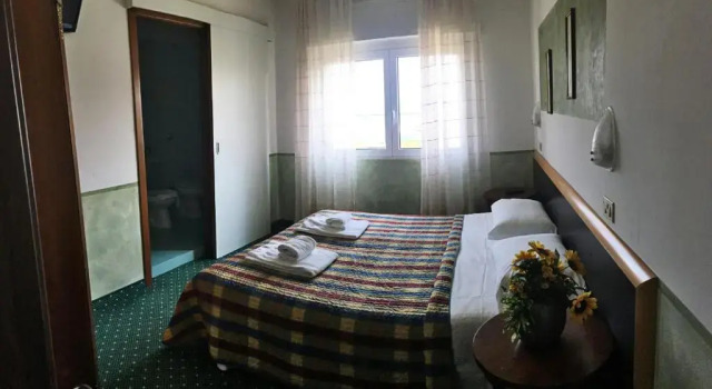 Четырёхместный номер Standard Hotel Astoria