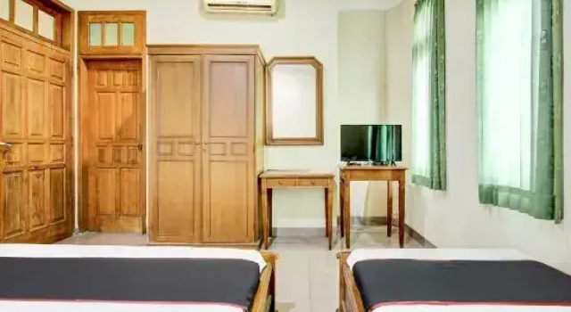 Suite Hotel O Atma Bhakti Near Solo Square Mall