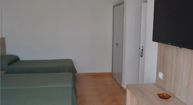 Hostal Anibal Ibiza, Rezerwuj Hostel Hotele w Majorka z parkingiem, Parking