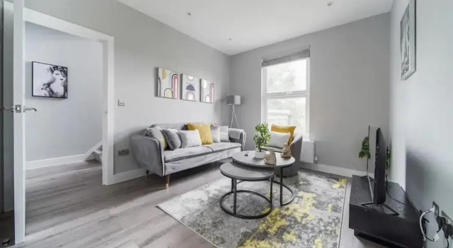 Stunning 3 Bed 3 Bath London Townhouse