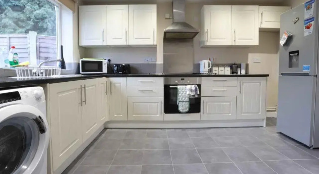 Апартаменты Solihull/NEC/Airport 3 BR Semi-detached House