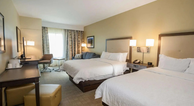 Четырёхместный люкс Hampton Inn - Great Falls