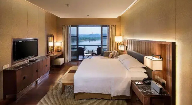 Двухместный номер Executive с балконом Hilton Wuhan Optics Valley