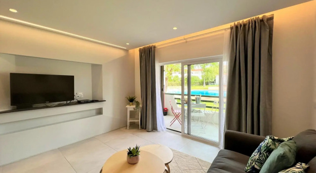 Albufeira Twins 2 With Pool by Homing, Rezerwuj Apartament Hotele w Algarve z basenem, Basen