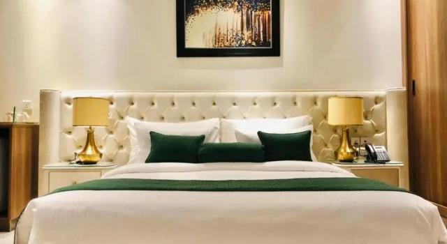 Люкс Premier Best Western Premier Hotel Gulberg Lahore