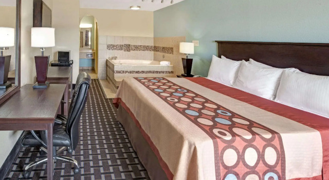 Двухместный люкс Deluxe Super 8 Dallas East Near Fair Park Downtown