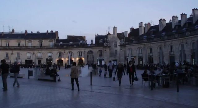 Студия Hyper centre, rue piétonne, calme