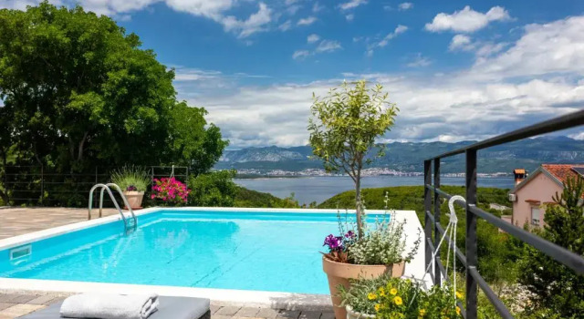 Apartment MAGAŠ, Varaa Huoneisto Hotellit Kvarner Islands uima-altaalla, Uima-allas