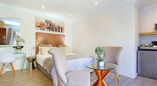 Люкс Standard c 1 комнатой с балконом и с видом на горы African Groove Camps Bay